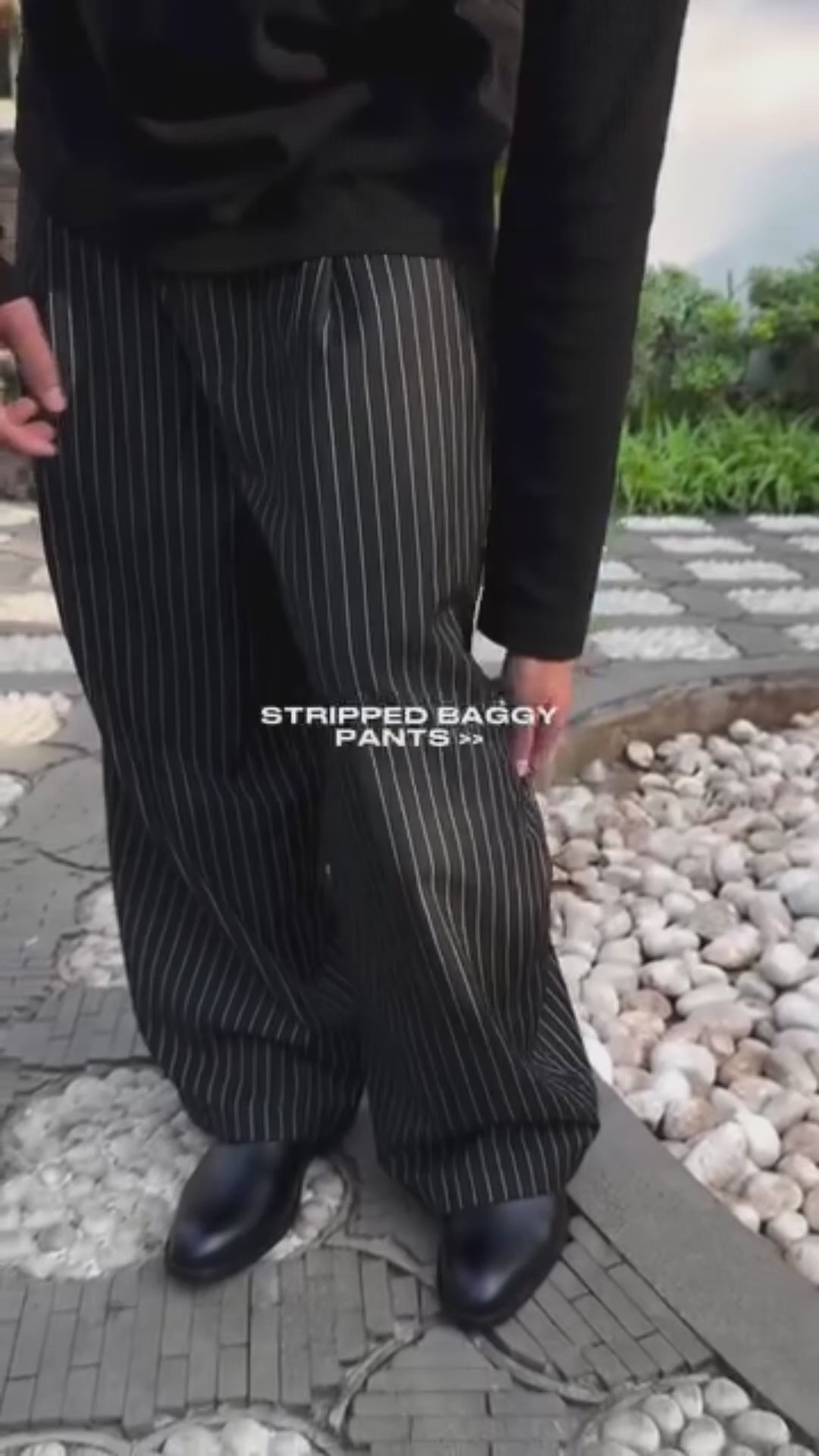 STRIPED BLACK Tailored Pants